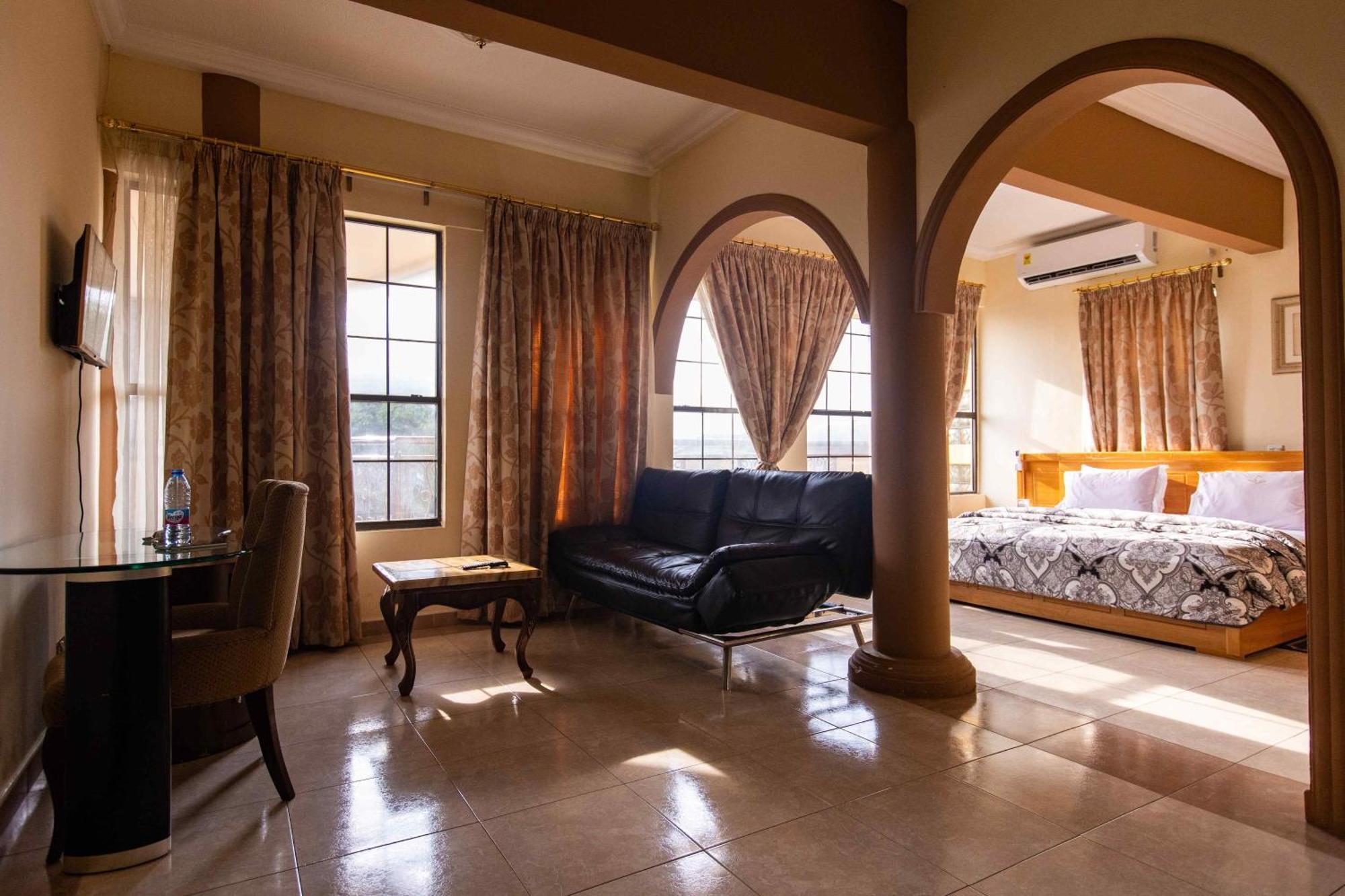 Charleston Hotel Accra Room photo