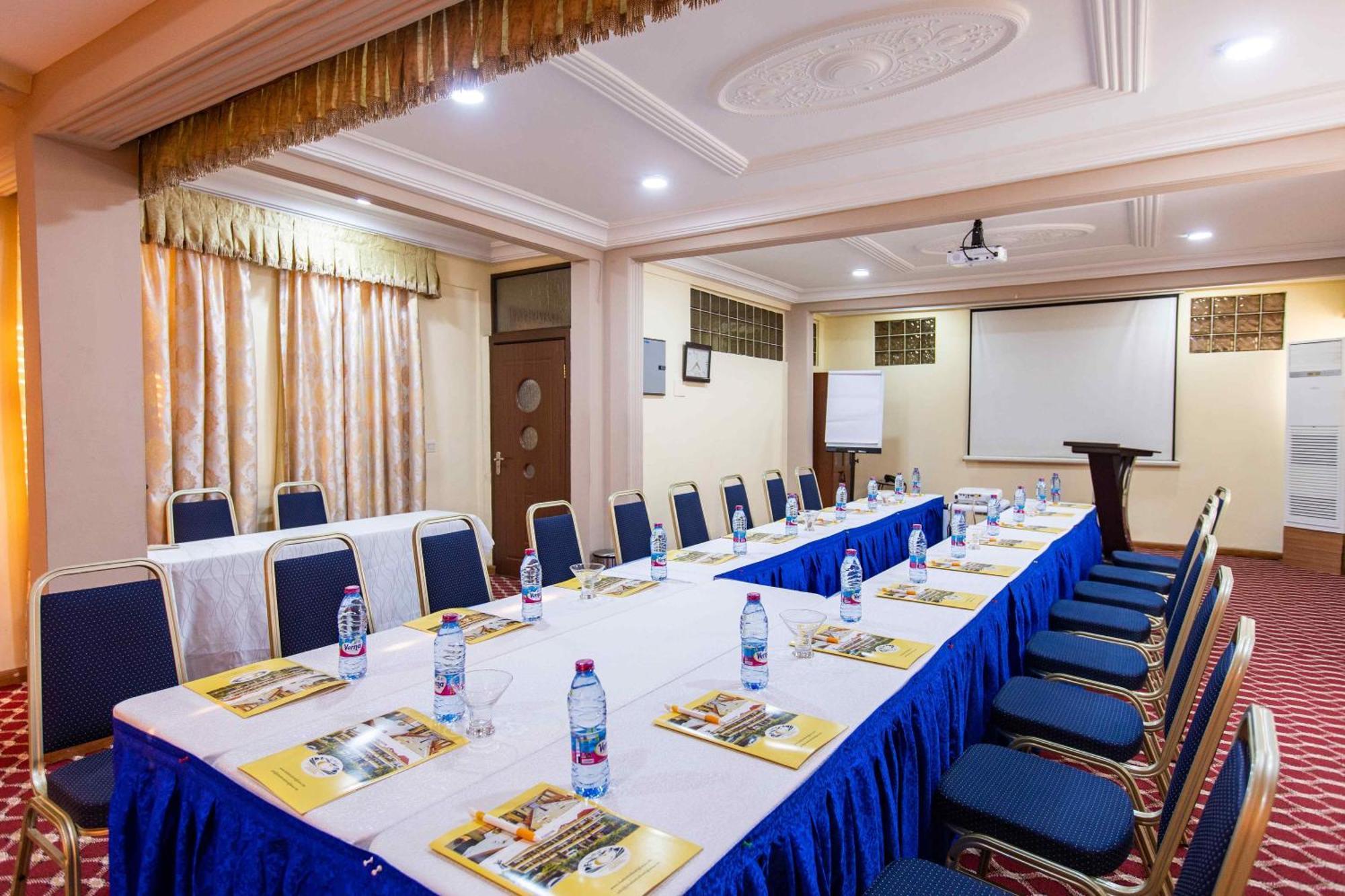 Charleston Hotel Accra Exterior photo