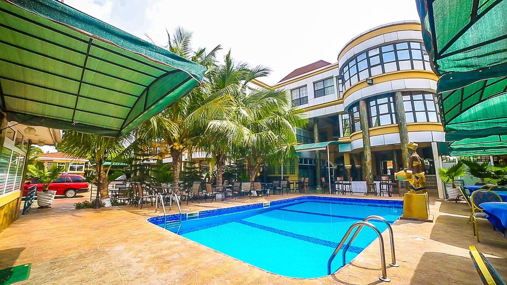 Charleston Hotel Accra Exterior photo